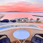 Luxury Villa, Apartment *