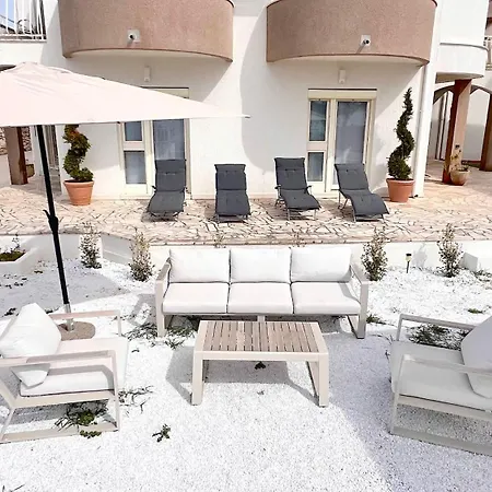 Luxury Villa, Apartment *