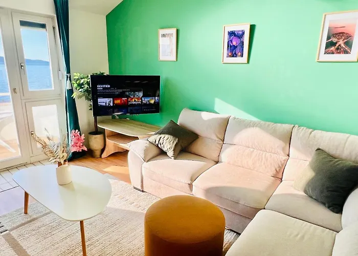 W Sea Sunset Views, 4 Stars, Apartment Šibenik